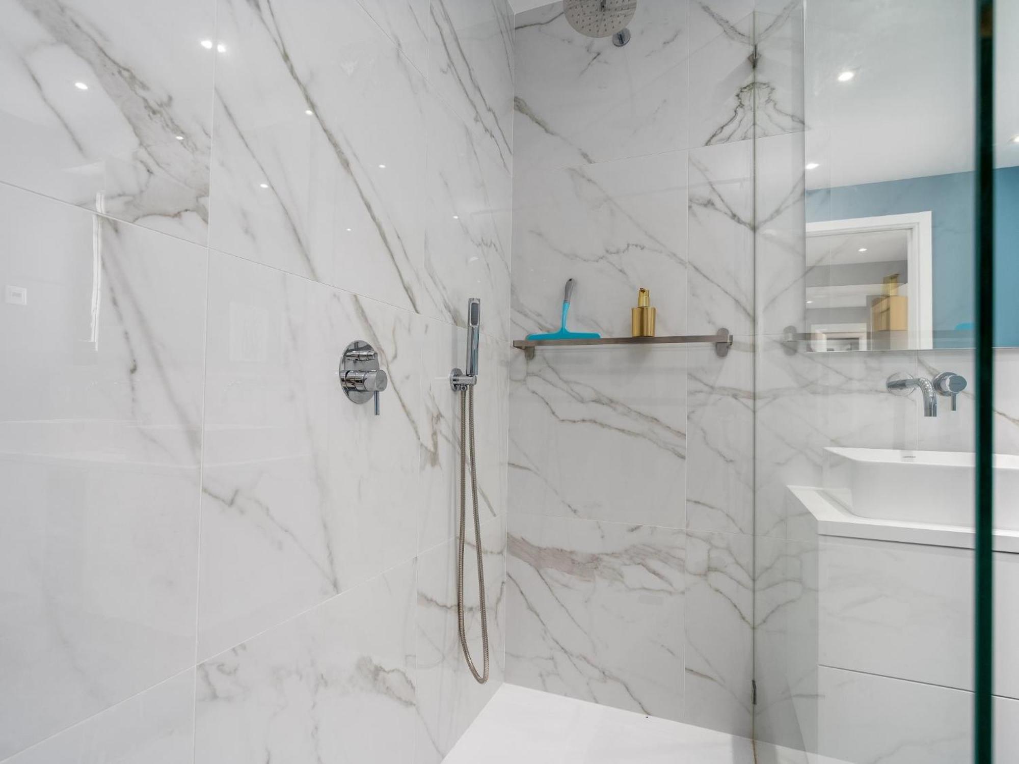 Luxury And Comfort Next To The Historic Center #1954 Lagos